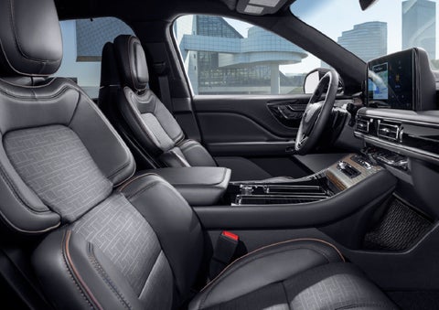 Rich leather details and other fine materials comprise the Lincoln Black Label™ model’s Invitation interior theme. | Lincoln of Troy in Troy MI