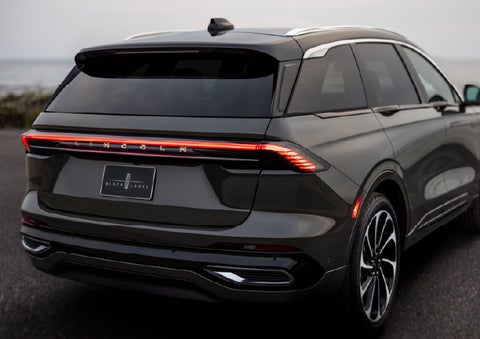 The rear of a 2026 Lincoln Black Label™ Nautilus® SUV displays full LED rear lighting. | Lincoln of Troy in Troy MI
