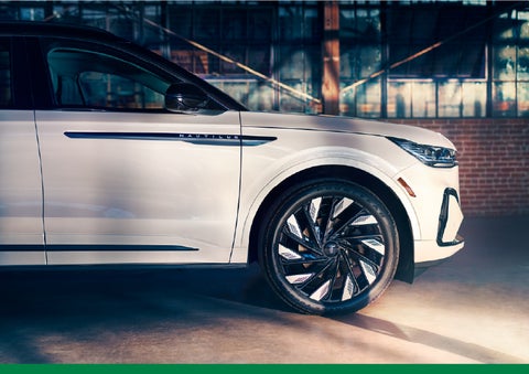 The wheels of the available Jet Appearance Package are highlighted. | Lincoln of Troy in Troy MI