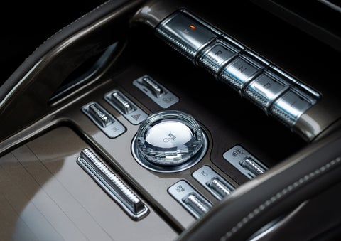 A crystal-inspired volume knob is shown in the center floor console of a 2026 Lincoln Nautilus® SUV. | Lincoln of Troy in Troy MI