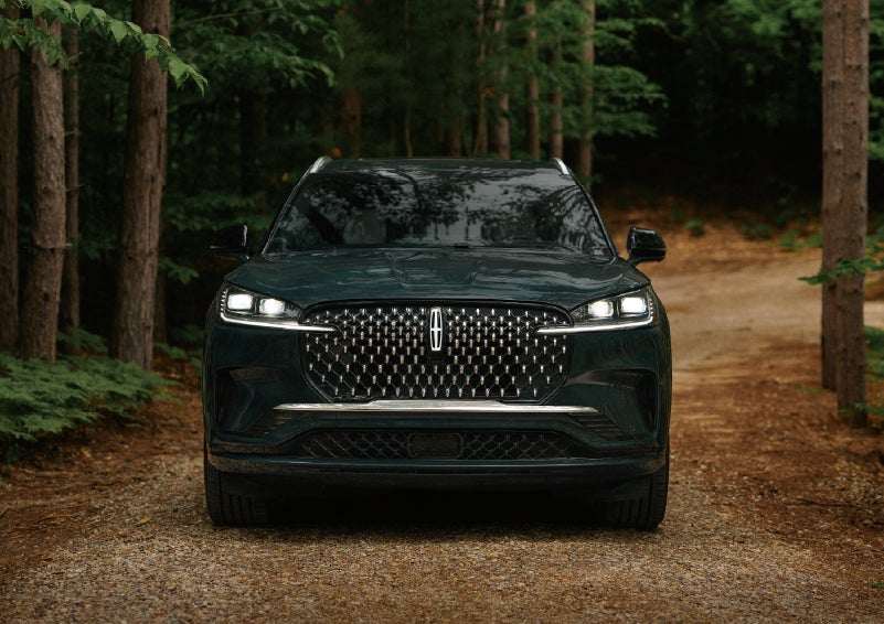 The front grille of a 2027 Lincoln Aviator® Black Label™ SUV is shown. | Lincoln of Troy in Troy MI