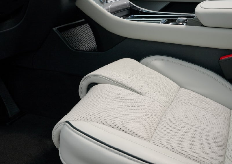 The front passenger Perfect Position seat is shown with the thigh extender adjusted.| Lincoln of Troy in Troy MI