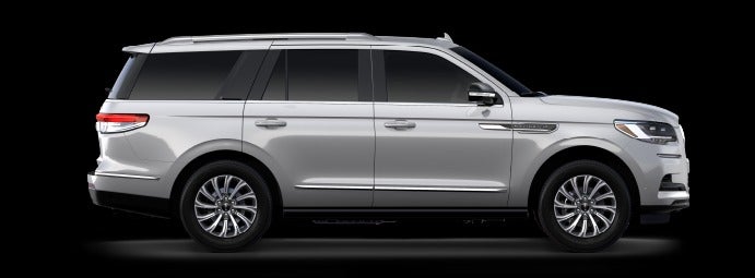 A 2024 Lincoln Navigator® SUV in Silver Radiance.